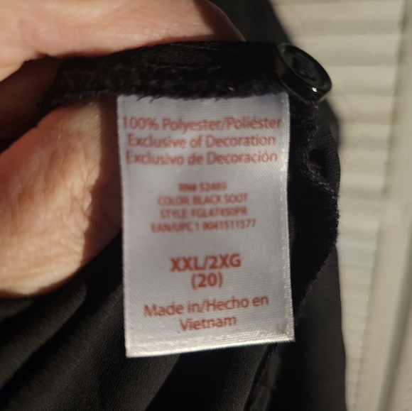 Cute Faded Glory Black Blouse with small gold square design. - Picture 7 of 7